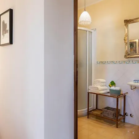 Ginger House Apartamento Usigliano
